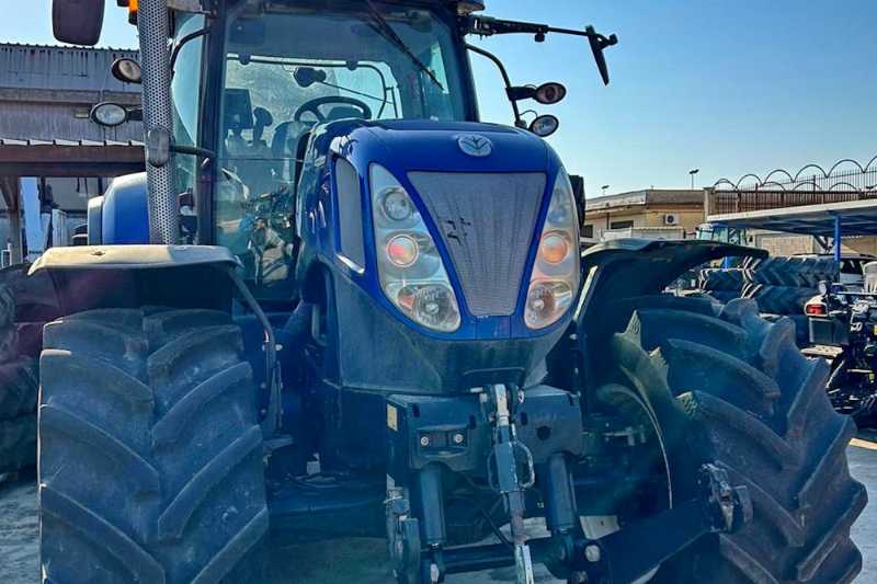 OmecoHub - Immagine NEW HOLLAND T7.270